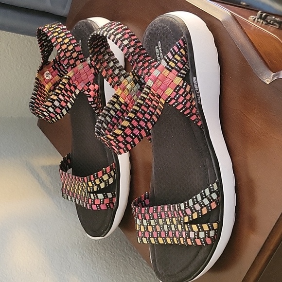 Skechers Sandels - Picture 3 of 4